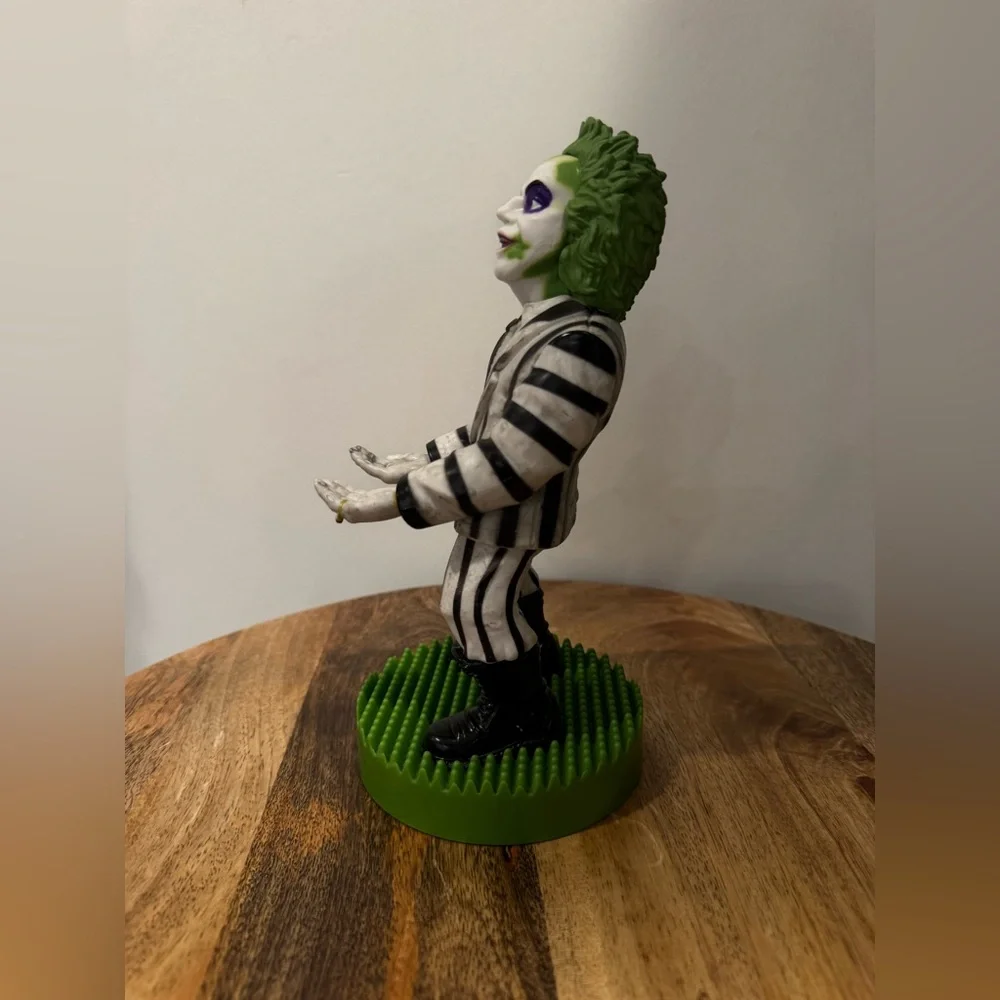 Beetlejuice PS3 PS4 PS5 XBOX NES TV Controller Stand Mobile Smart Phone Holder